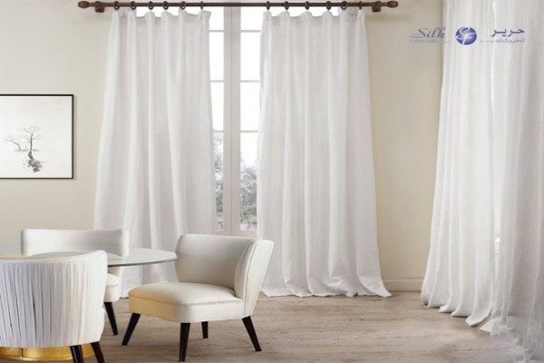 white-curtains-wall